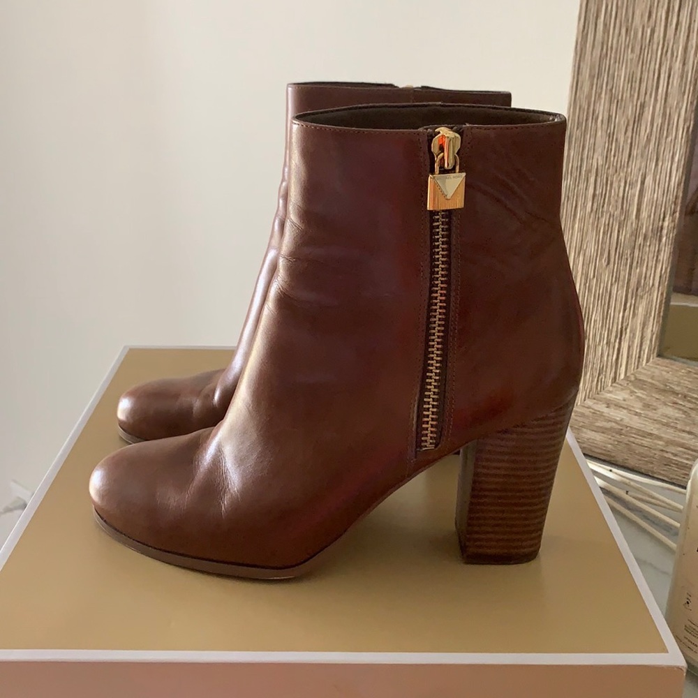 MK booties
